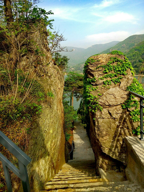 連云港市區(qū)到宿城保駕山景區(qū)怎么走？